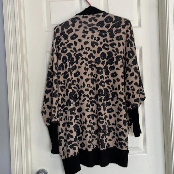 Leopard Cardigan Small - Picture 4 of 7